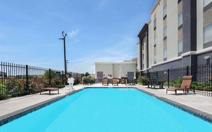Hampton Inn & Suites San Antonio Brooks City Base