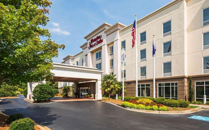 Hampton Inn & Suites Clinton - I-26