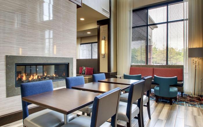 Hampton Inn & Suites Greenville Airport
