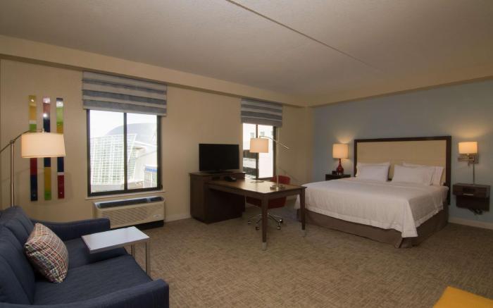 Hampton Inn and Suites Tulsa Downtown