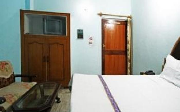 Dev Hotel