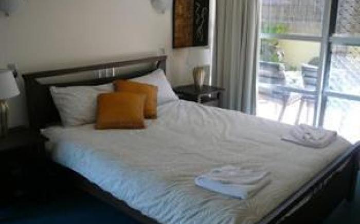 Sundeck Garden Apartments