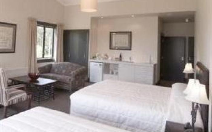 Gateway Motor Inn