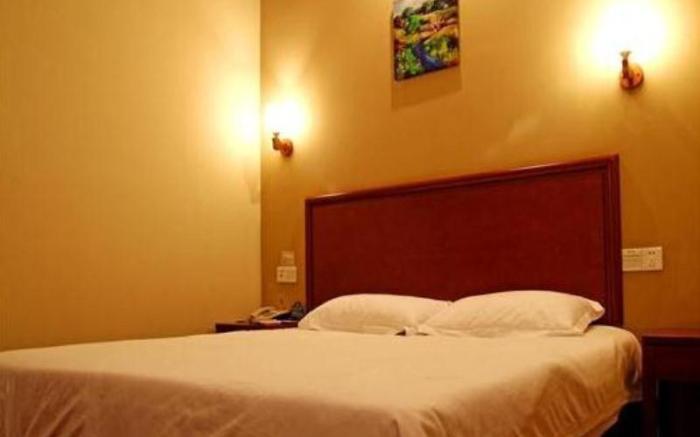 GreenTree Inn Jinan Daming Lake Hotel