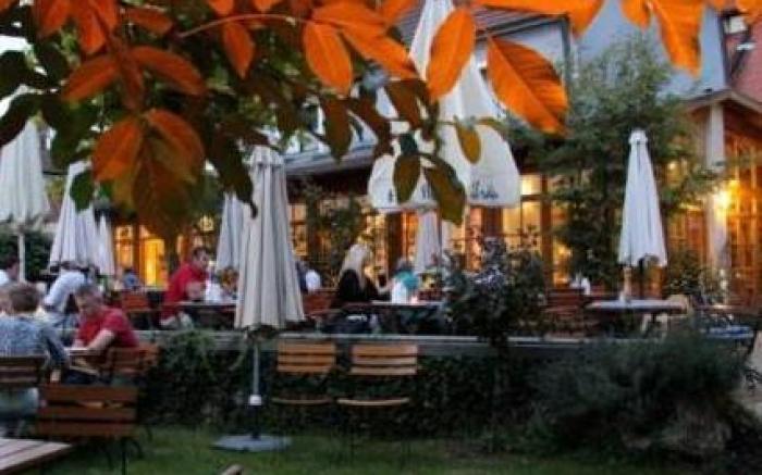 Karpfenhotel & Herrenhaus im Gasthaus Sindel-Buckel