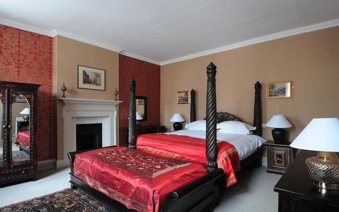 The William Cecil Hotel