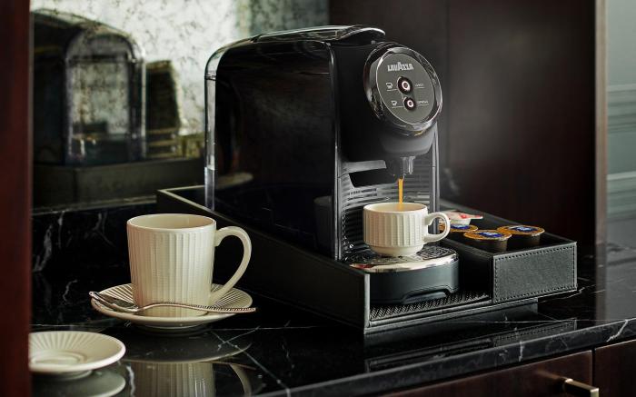 The LaSalle Chicago, Autograph Collection