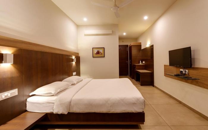 Hotel Classic Mid Town , Kolhapur