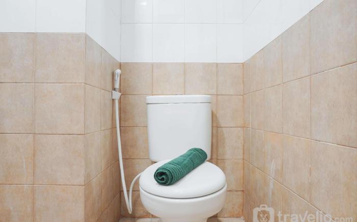 Comfy Studio at Green Pramuka City Apt By Travelio