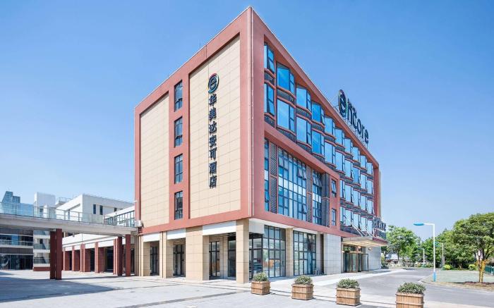 Shanghai Pudong Airport Ramada Encore Hotel - 24 hours free shuttle bus to Pudong Airport 