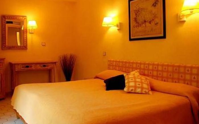 Hotel Les Mazets Des Roches