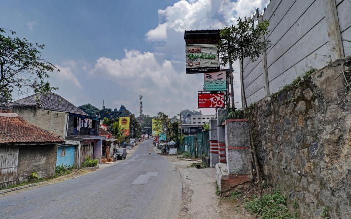 OYO 90582 Nur Alam Hotel