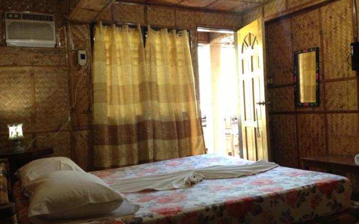 Bamboo House Beach Lodge & Restaurant