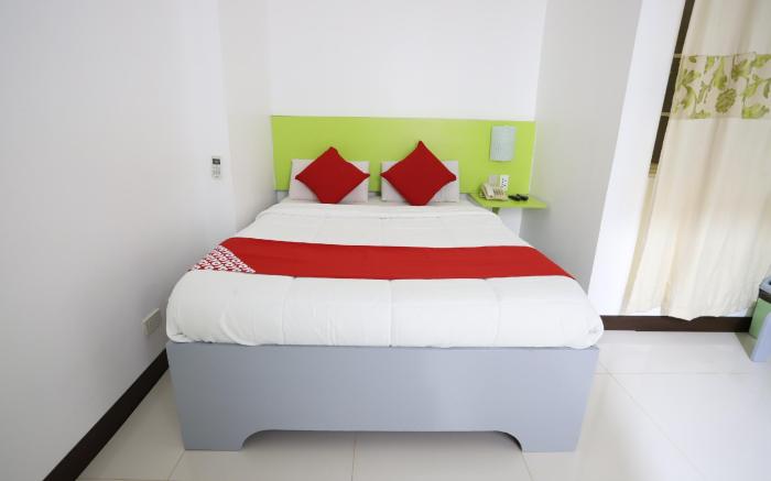 OYO 210 Apple Tree Suites
