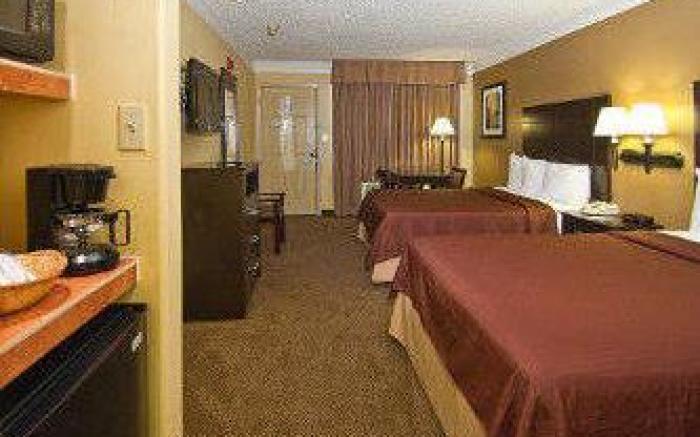 Days Inn by Wyndham Gonzales