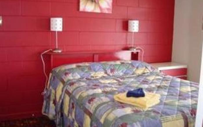45 on Avenal Motel