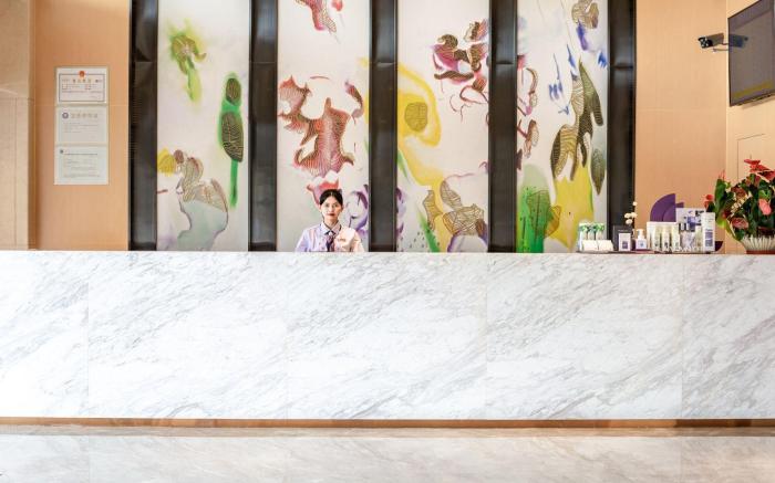 Lavande Hotel Heyuan High-speed Railway Station Country Garden