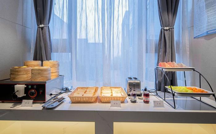 Lavande Hotel Zhengzhou Hanghai East Road Jingkai Center Square Metro Station