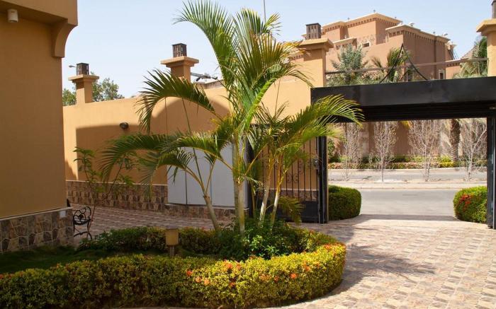 OYO 614 Jumeirah Villas