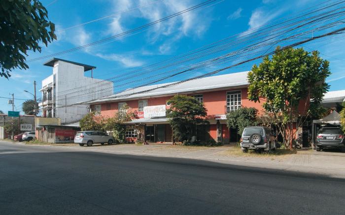 RedDoorz Premium @ Anisabel Suites Davao City
