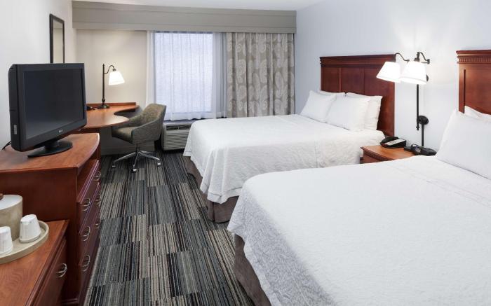 Hampton Inn & Suites Cedar Rapids - North