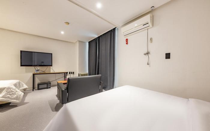 Pacific7 Hotel