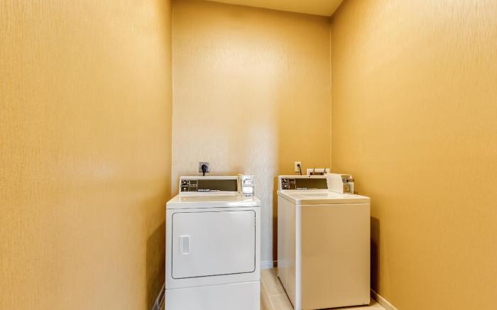 Cobblestone Inn & Suites - Waverly