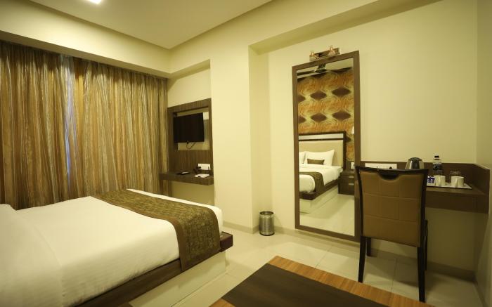 Hotel Seven Sky