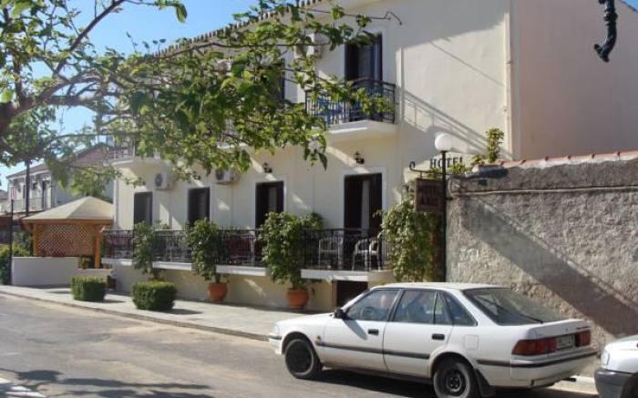 Hotel Aris