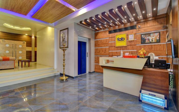 FabHotel Golden Swan Airport