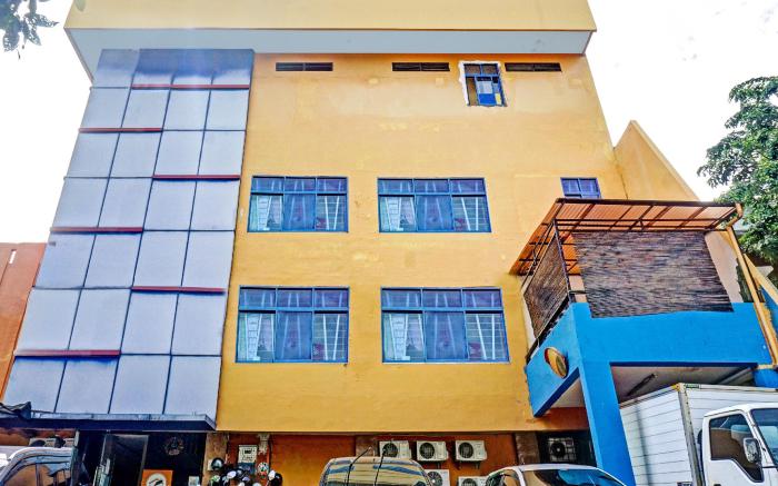 Super OYO 90692 Point Hostel