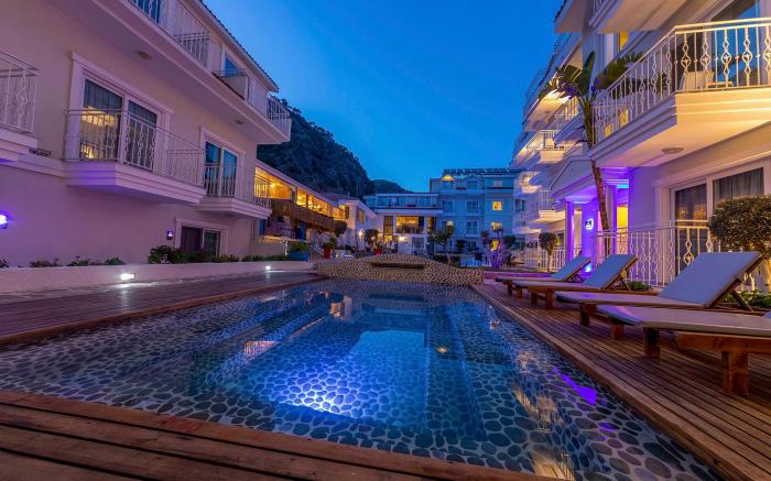 Montebello Deluxe Hotel