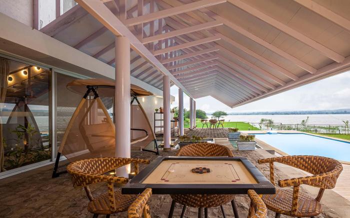 StayVista's Eva Villa - Lakeside Luxury