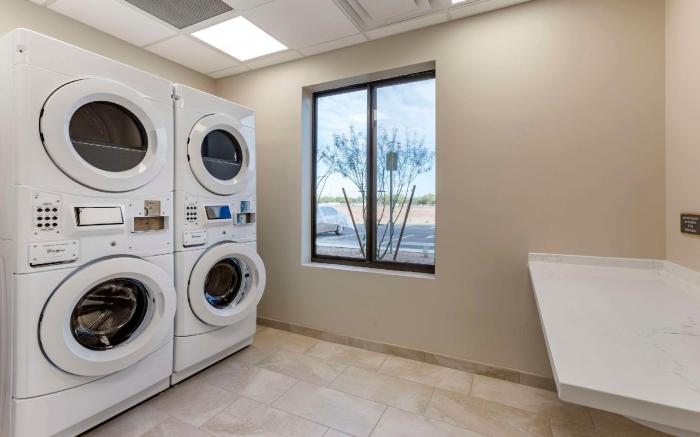 Comfort Suites Scottsdale Talking Stick Entertainment District