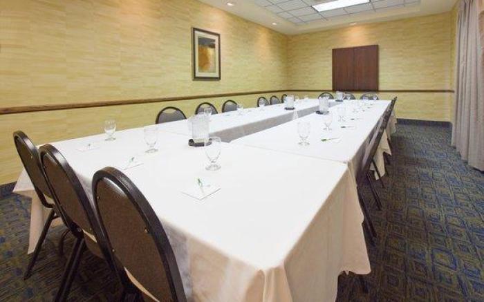 DoubleTree by Hilton Austin, MN