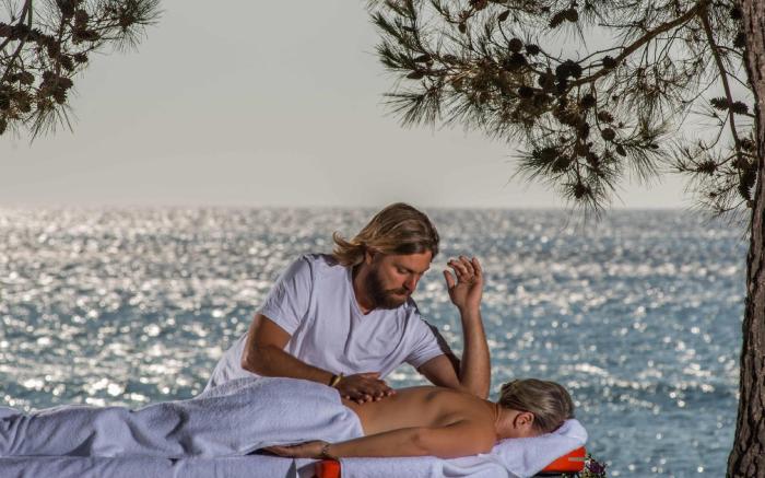 Delfinia Hotel & Bungalows