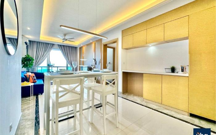Pica Suite . R&F @ 2BR 4Pax Seaview near CIQ