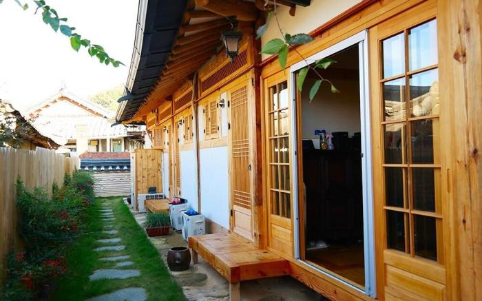 Jeonju Hanok Maeul Yeonwoodang Hanok