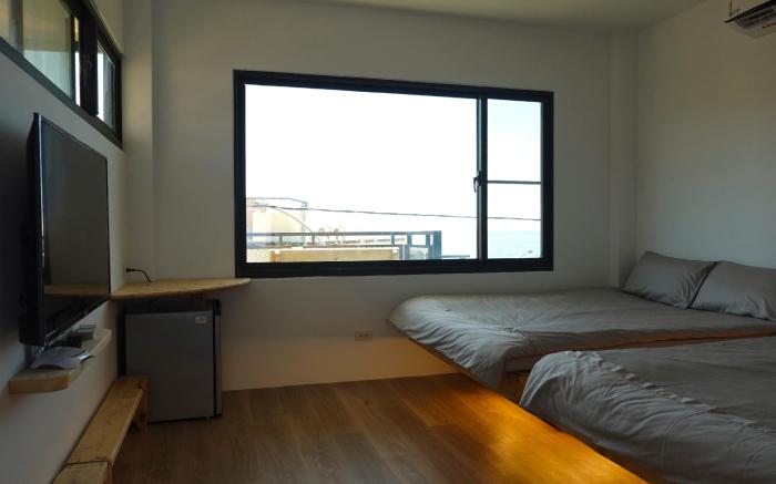 Wootz - Ocean-view Quad Room