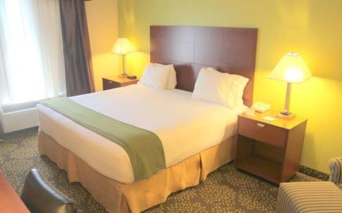 Holiday Inn Express Hotel & Suites Starkville By IHG