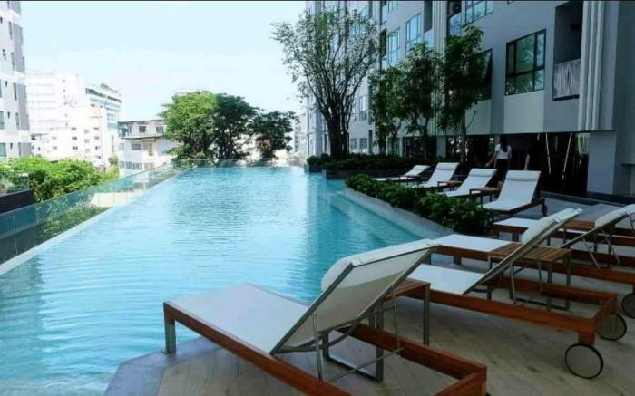 The Base pattaya by peerada