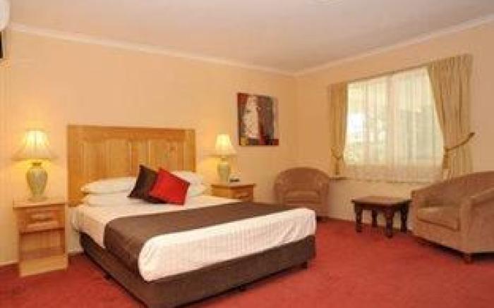 McNevins Parkway Motel