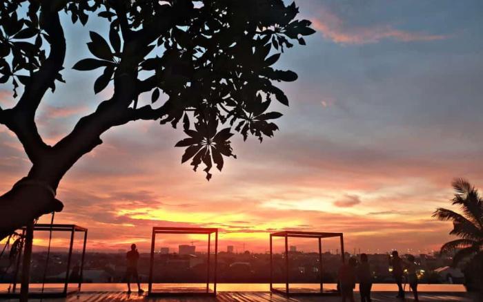 Apartemen Grand Kamala Lagoon by. Roomput