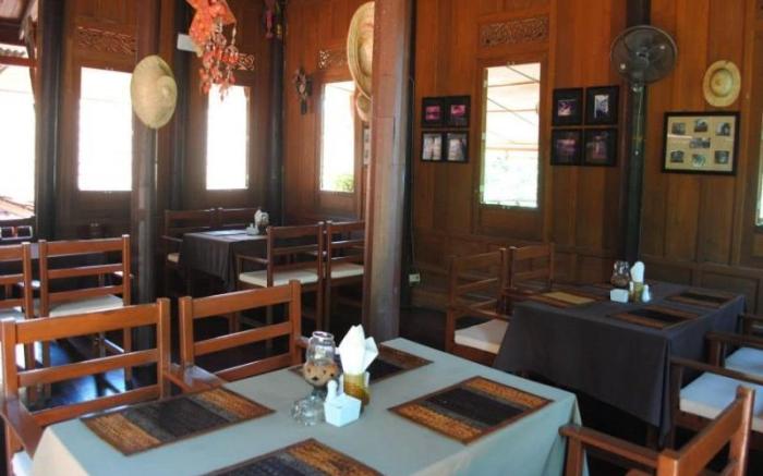 Harry's bungalow & Restaurant