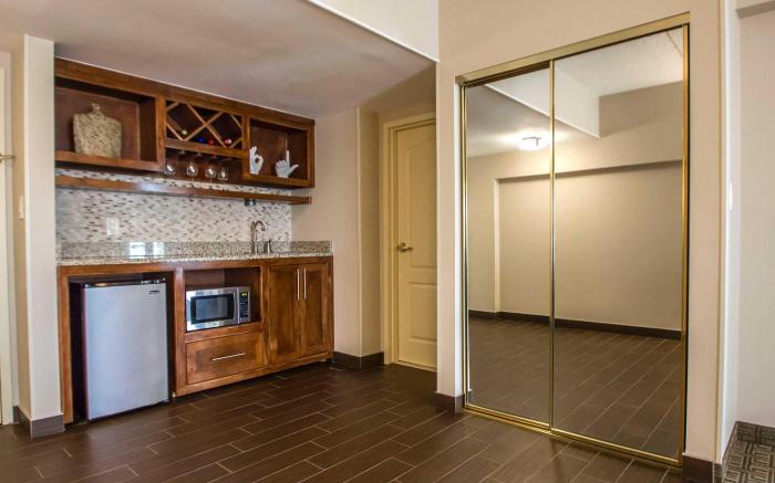 Comfort Suites at Woodbridge