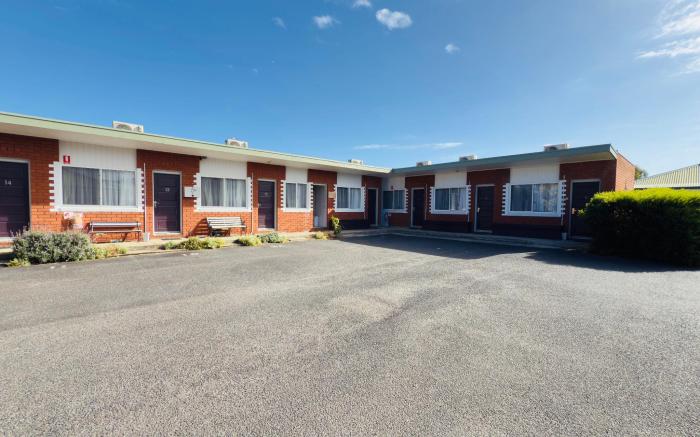 Beachcomber Motel & Apartments