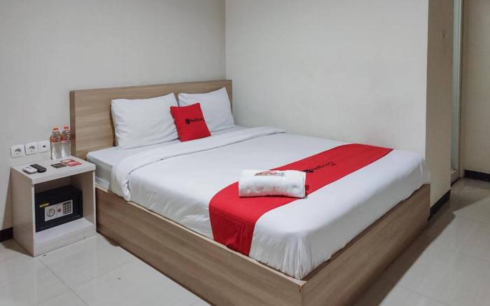 RedDoorz @ Galaxy Bumi Permai Surabaya