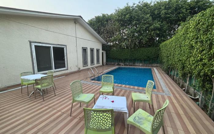 GoBravo 15 - 2BHK Farm with Pool & Garden Sector 135 Noida