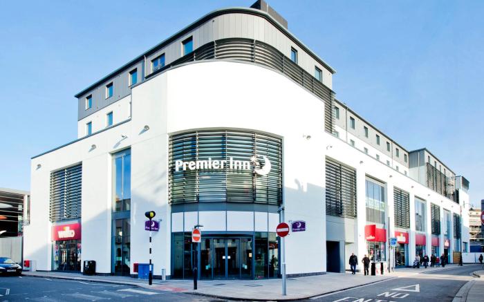 Premier Inn Cheltenham Town Centre