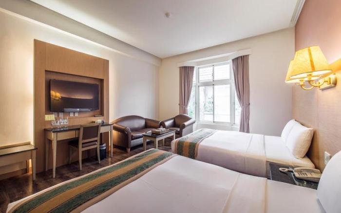 Travel Road Hotel